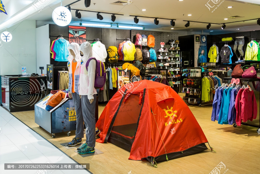 從山野到城市 戶(hù)外用品店與運(yùn)動(dòng)品商店的生態(tài)融合